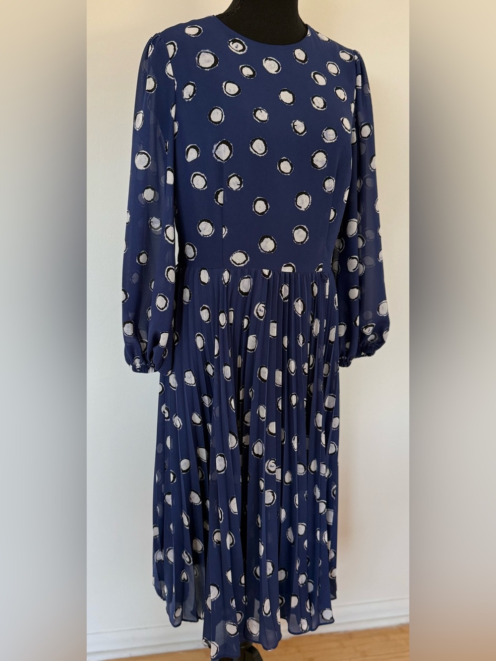 Maggy  London size 8 Navy Blue Polka Dot Pleated Long Sleeve Dress back zipper.